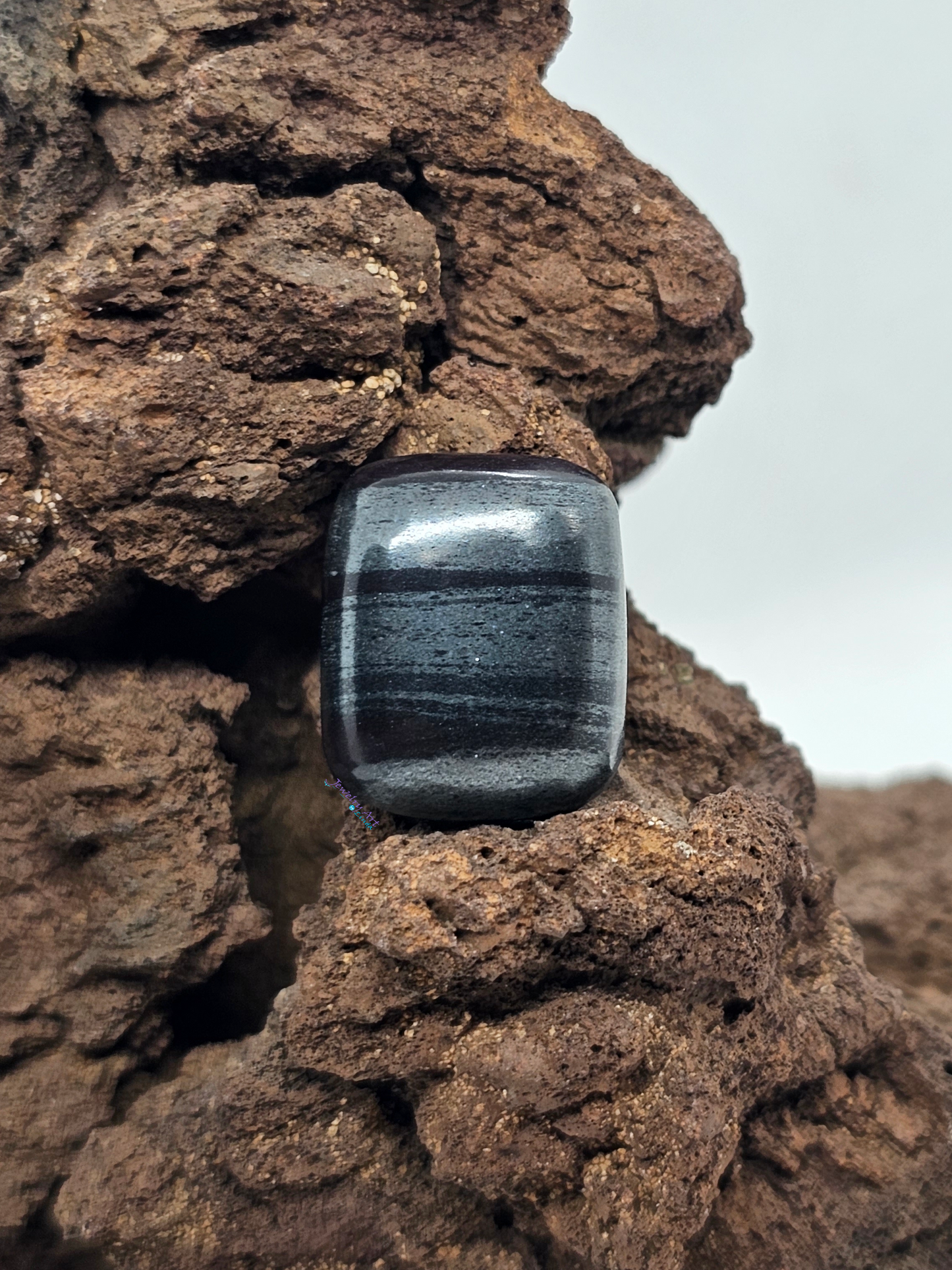 Banded Dark Red Jasper CO-x-00136A-08