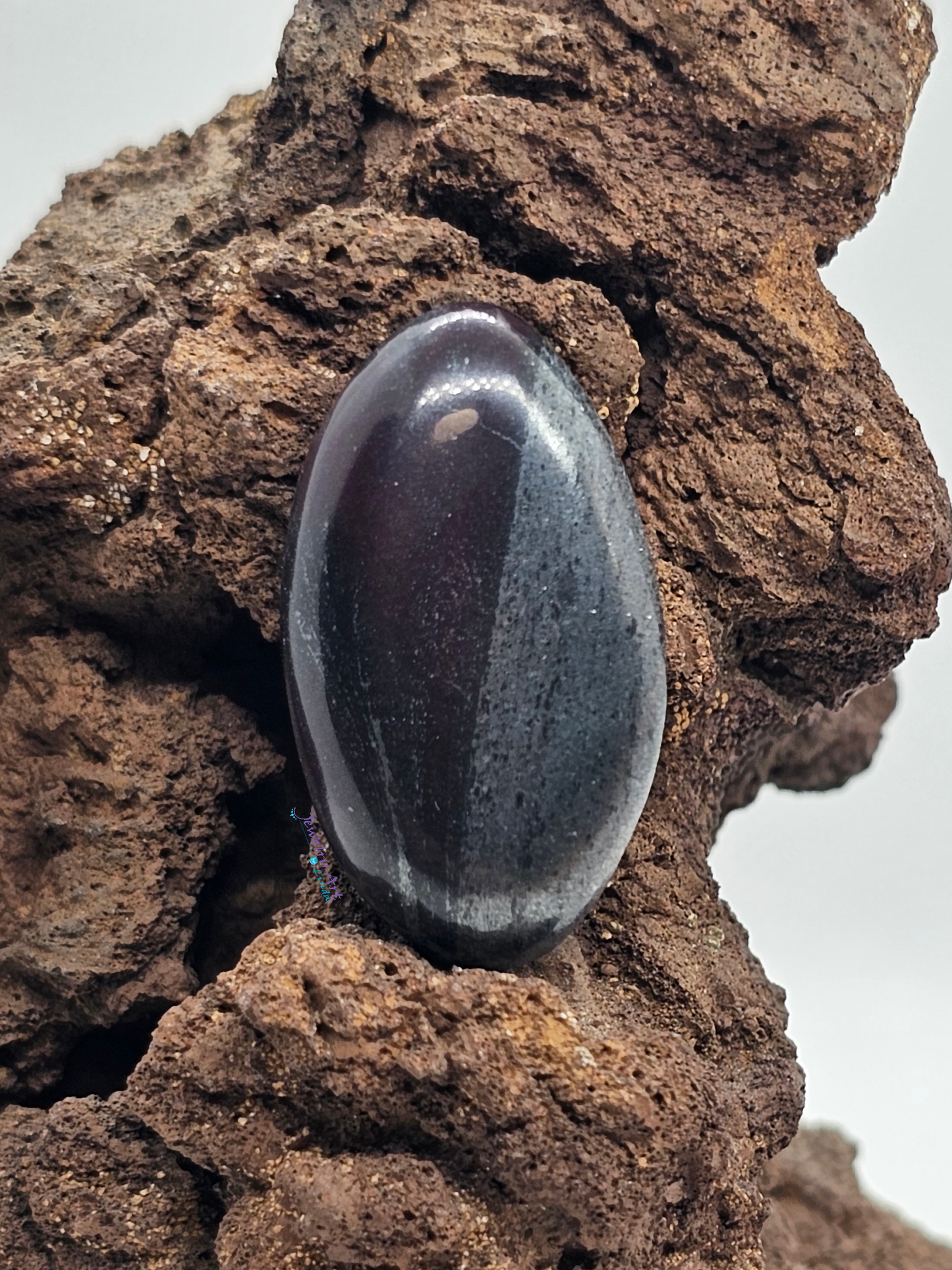 Banded Dark Red Jasper CO-x-00136A-03