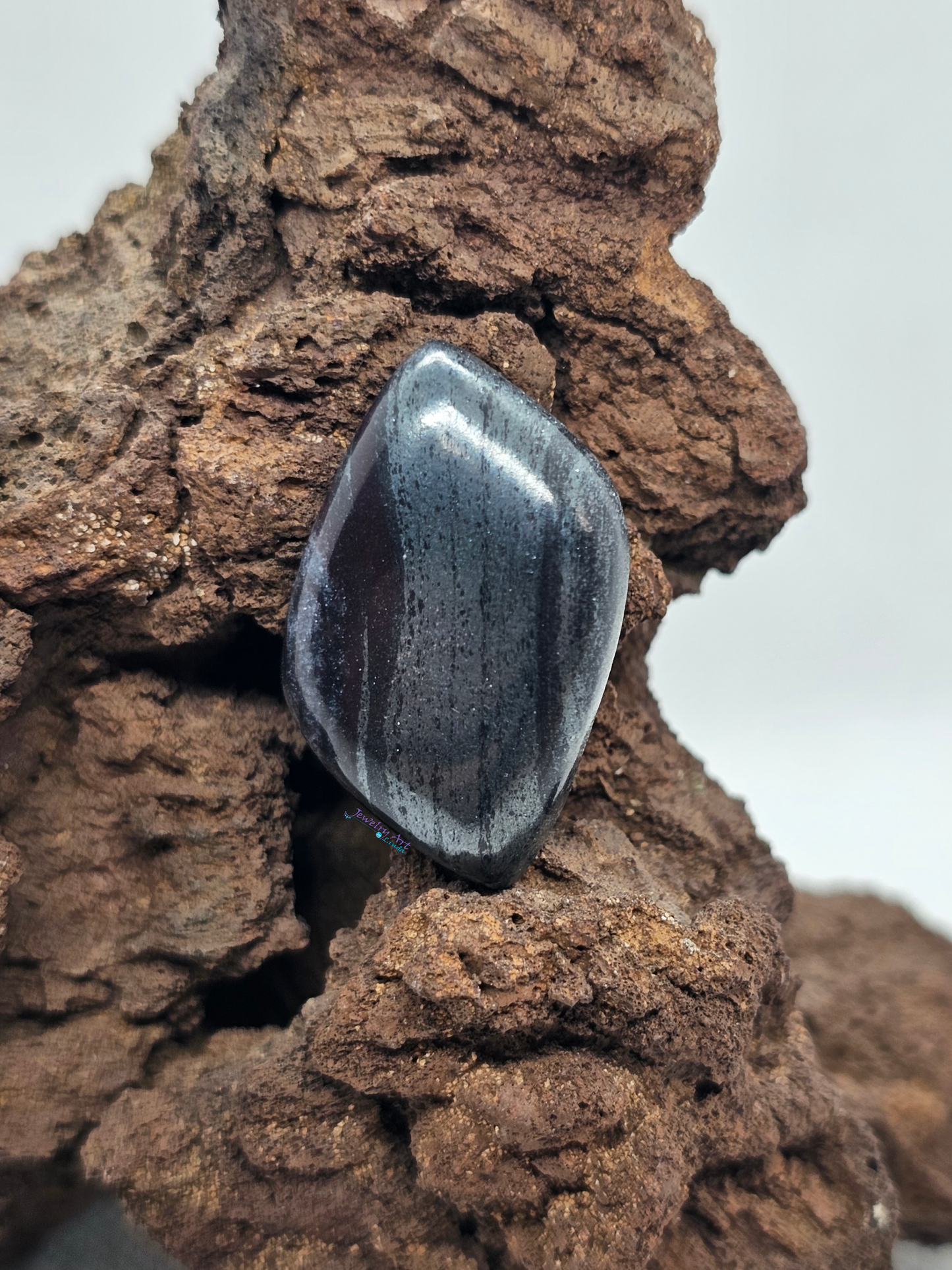 Banded Dark Red Jasper CO-x-00136A-04