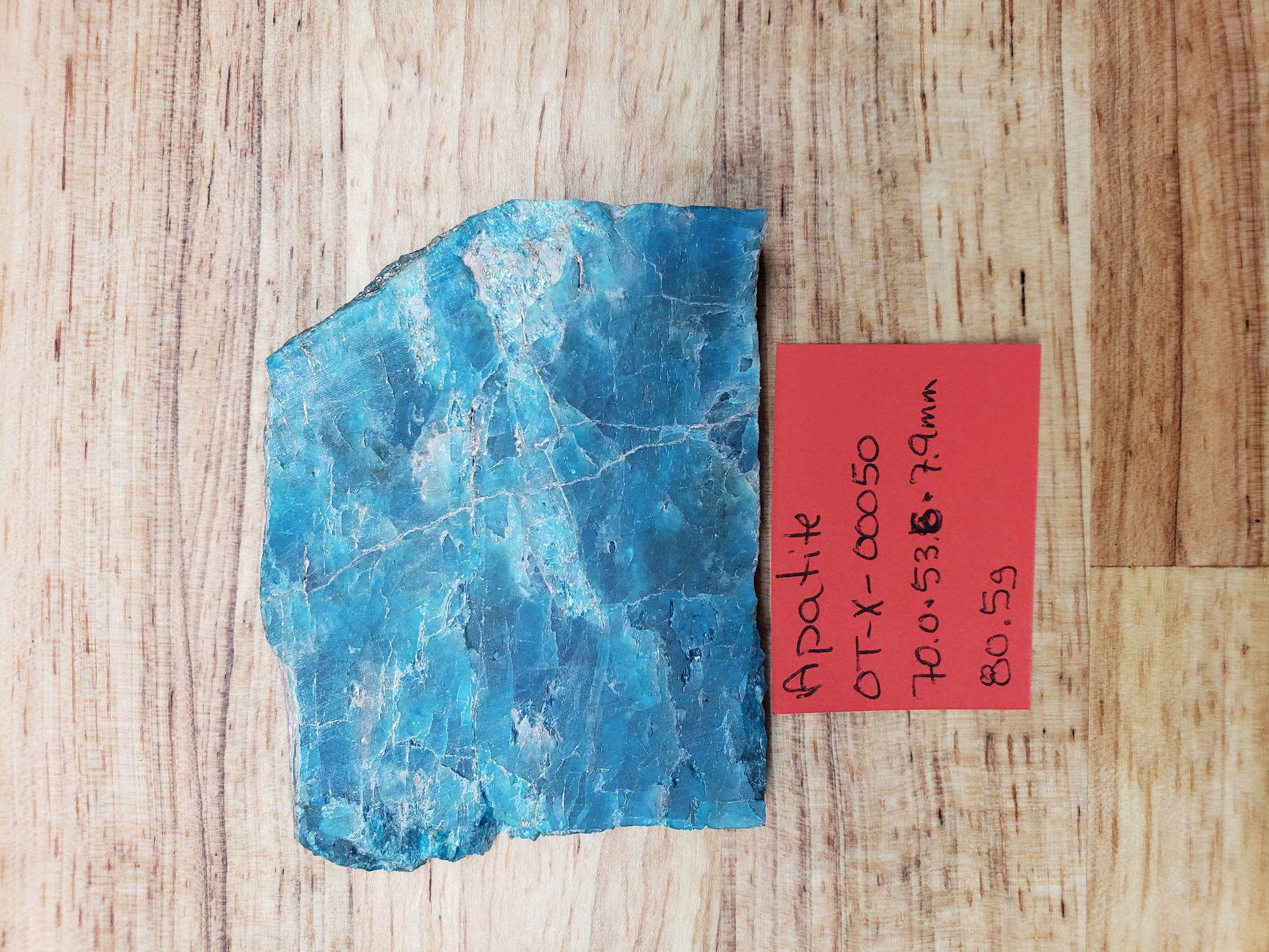 Apatite OT-x-00050